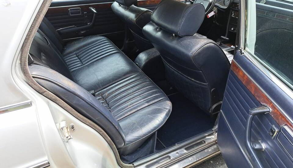 Bild 18/23 von BMW 3,3 Li (1976)