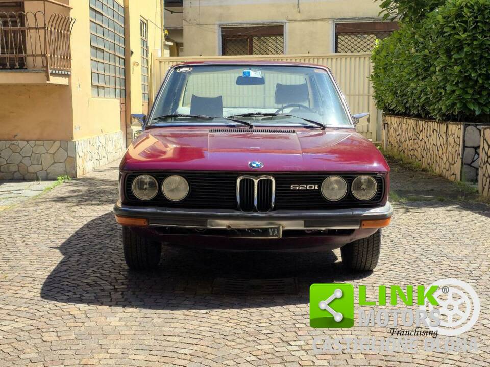 Image 4/10 de BMW 520i (1976)