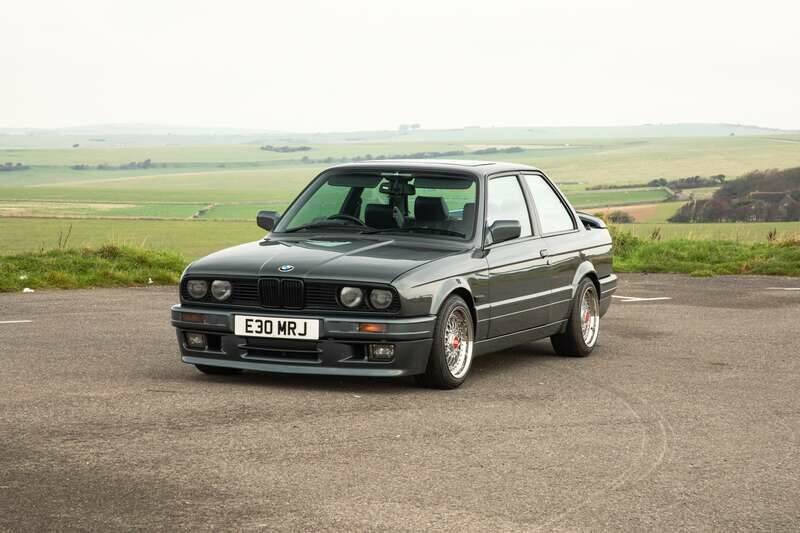 Image 46/50 of BMW 325i (1990)