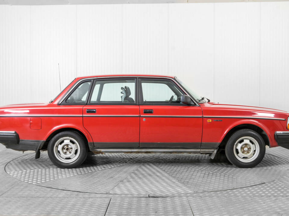 Image 10/50 of Volvo 240 (1987)