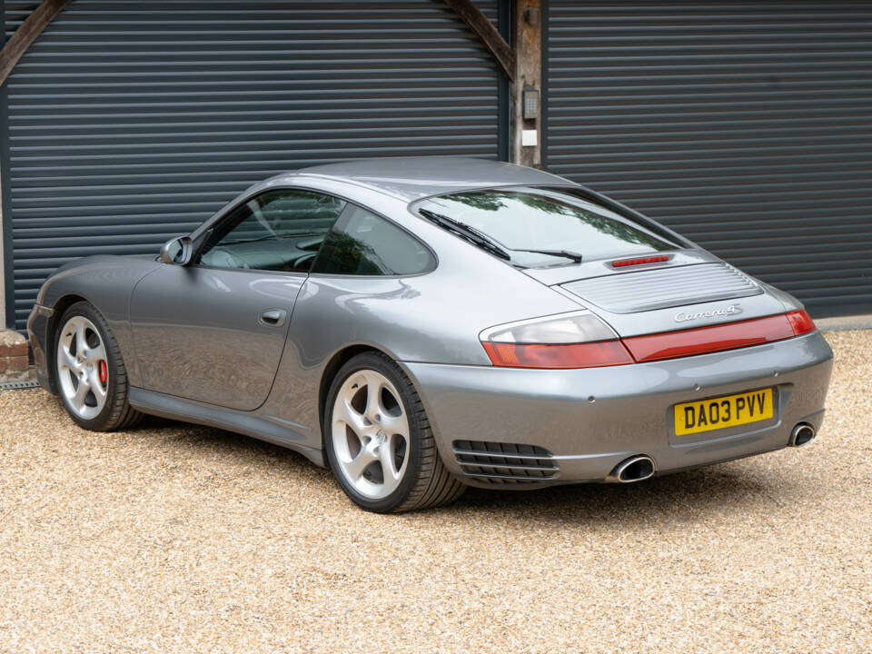 Image 28/50 of Porsche 911 Carrera 4S (2003)