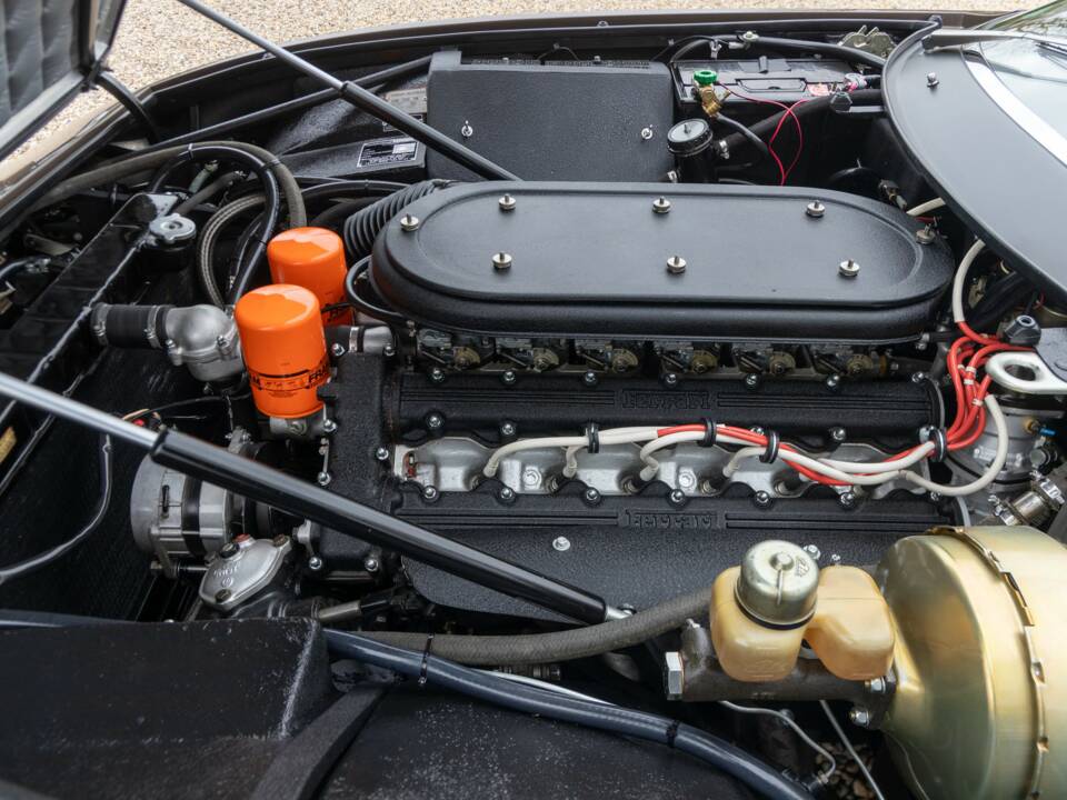 Image 4/50 de Ferrari 365 GTB/4 Daytona (1974)