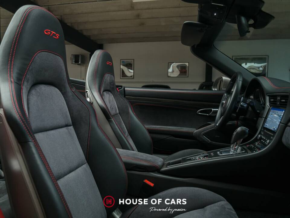 Image 19/25 of Porsche 911 Carrera 4 GTS (2017)