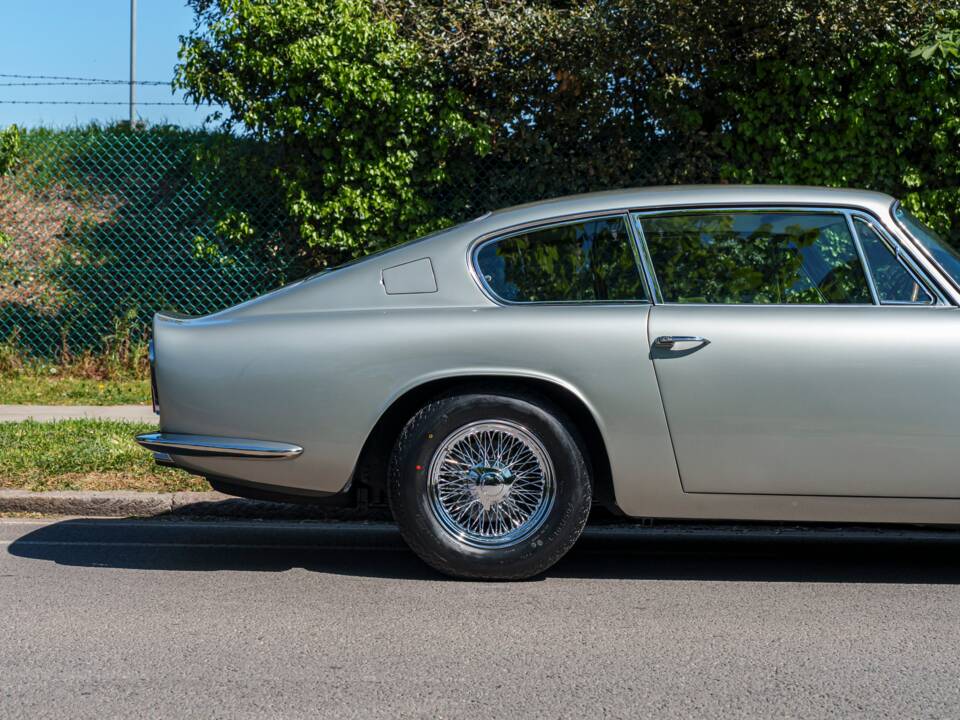 Immagine 10/27 di Aston Martin DB 6 Mk II (1971)