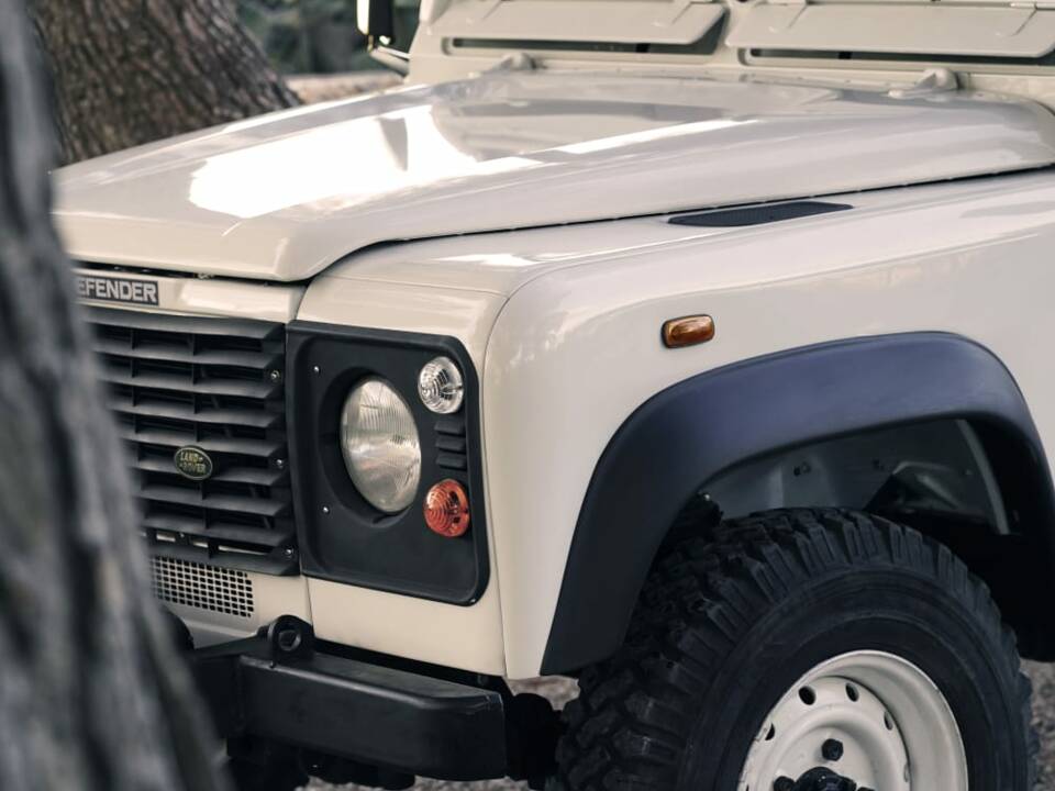 Image 4/32 of Land Rover Defender 130 Td5 Crew Cab (1999)