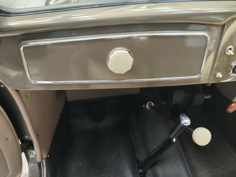 Image 48/77 de Lancia Aprilia (1949)