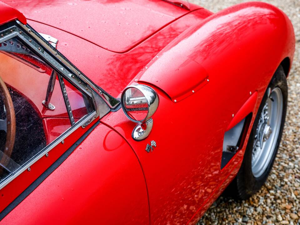 Image 11/49 of MG MGA 1850 (1960)
