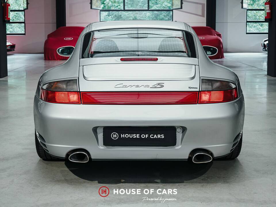 Bild 8/23 von Porsche 911 Carrera 4S (2005)