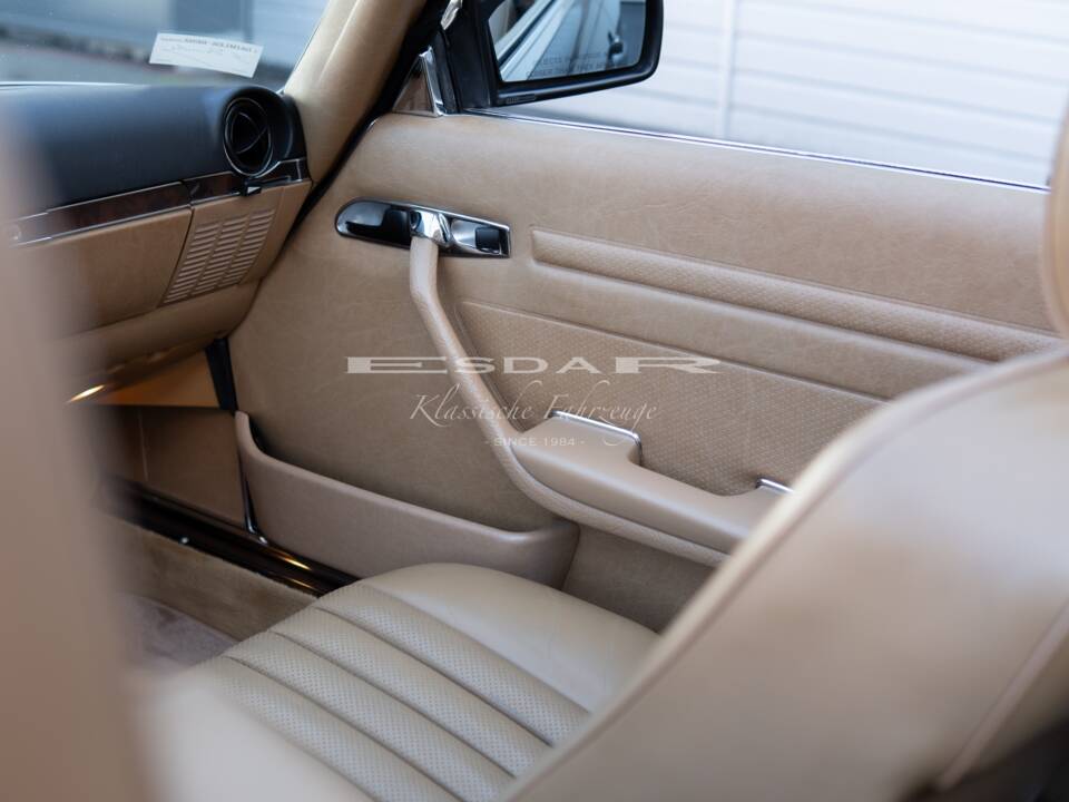 Image 33/37 of Mercedes-Benz 560 SL (1989)