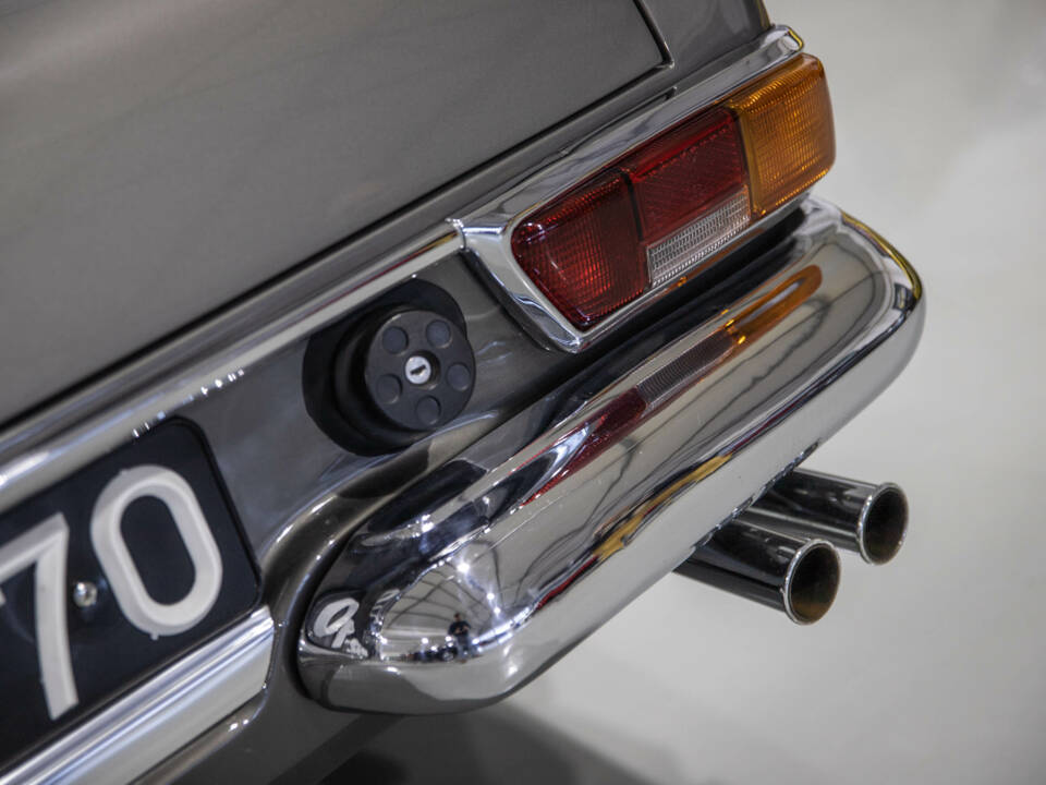 Image 13/35 of Mercedes-Benz 280 SL (1969)