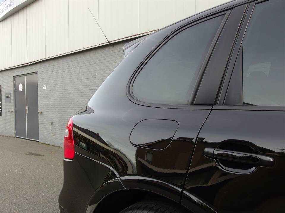 Immagine 18/99 di Porsche Cayenne GTS (2008)