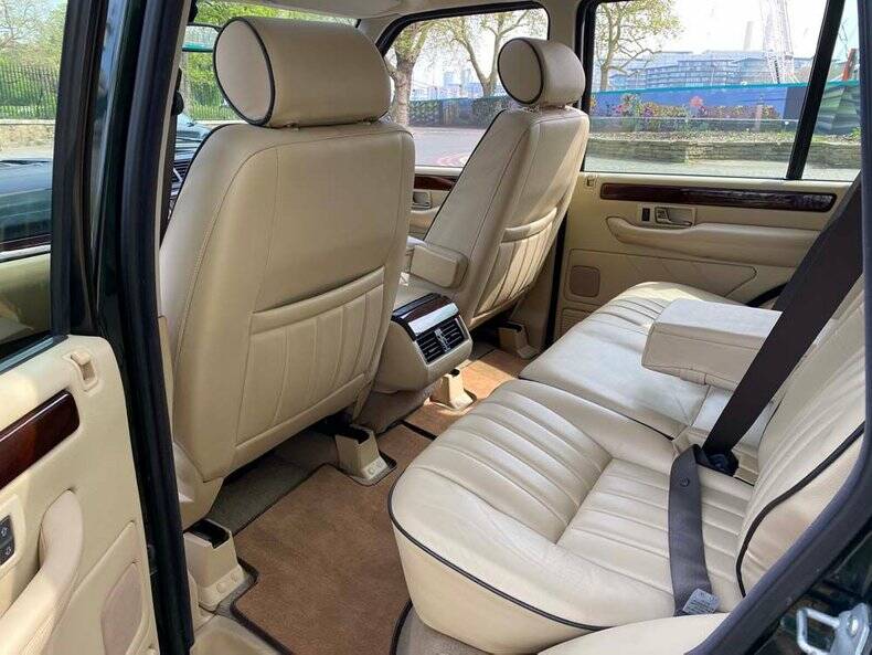 Image 14/50 de Land Rover Range Rover 4.6 Vogue (2001)