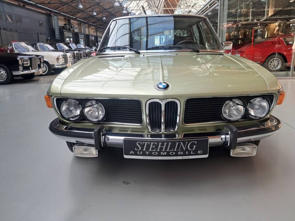 Immagine 5/39 di BMW 3,3 Li (1977)