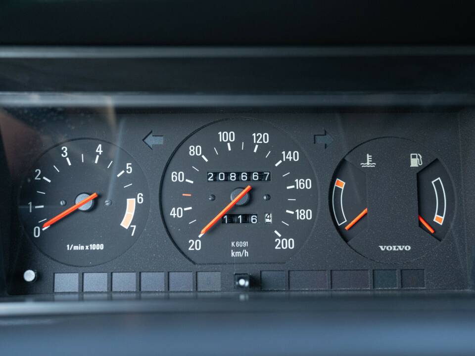 Immagine 36/43 di Volvo 240 GLE Injection (1989)