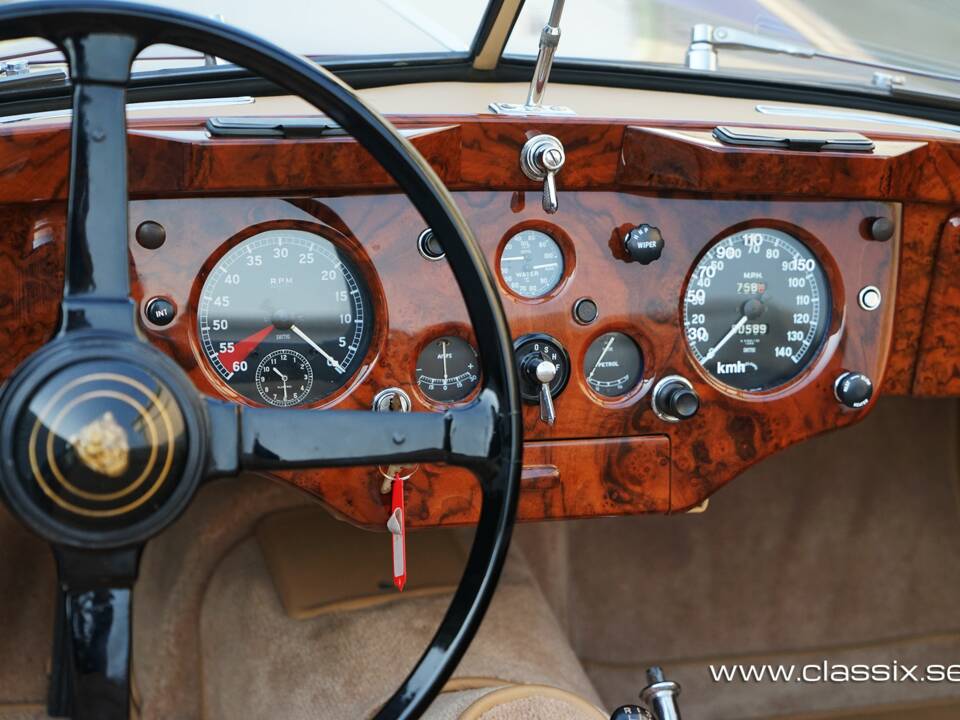 Image 7/28 of Jaguar XK 140 SE DHC (1955)