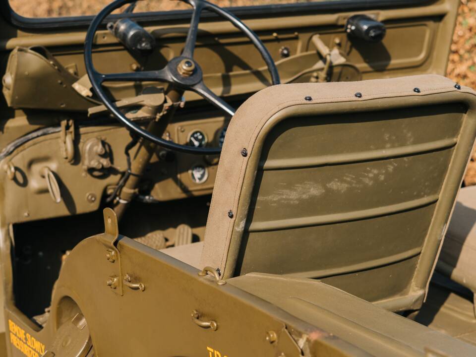 Image 6/13 of Willys Jeep M38 A1 (1952)