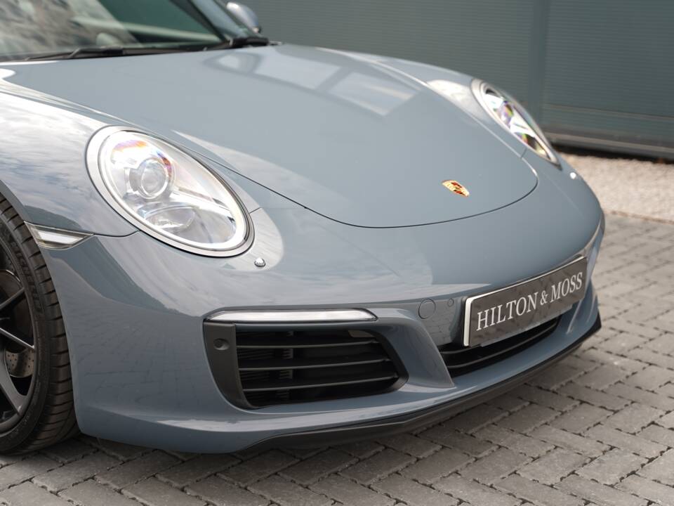 Image 25/50 of Porsche 911 Carrera (2016)