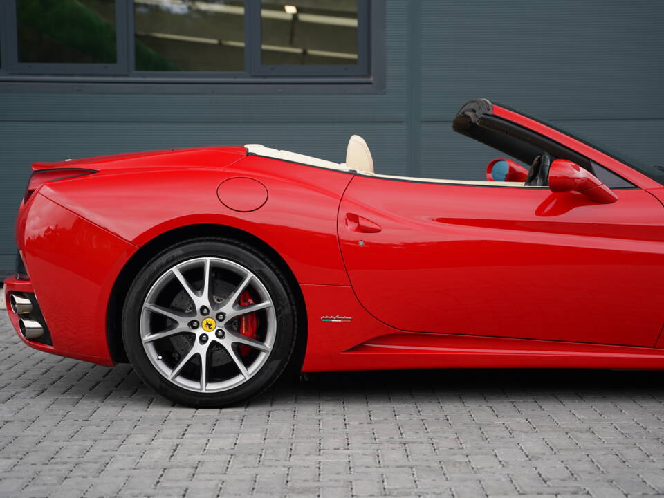 Image 9/50 of Ferrari California (2010)