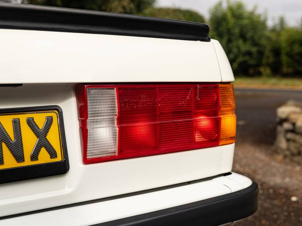 Afbeelding 21/48 van BMW 325i (1990)