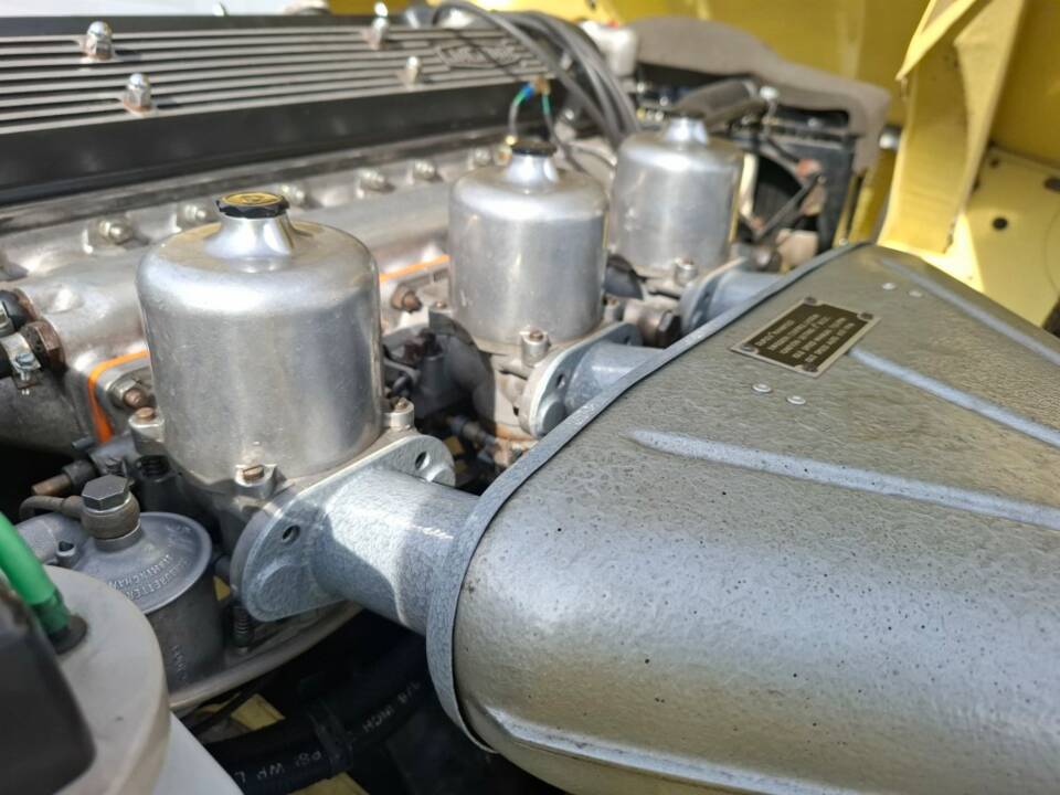 Image 11/12 de Jaguar E-Type (1969)