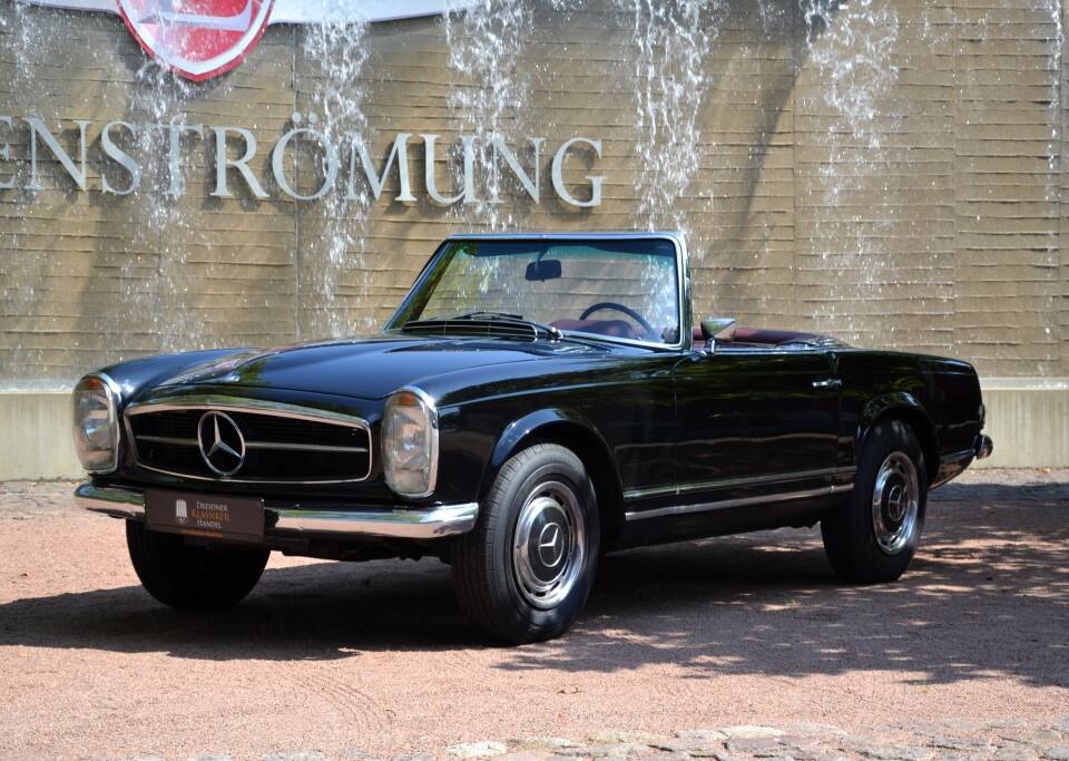 Image 2/26 of Mercedes-Benz 280 SL (1970)