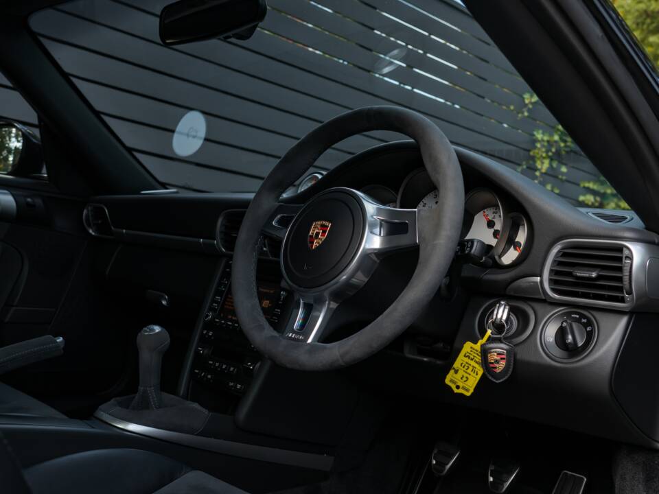 Image 33/50 de Porsche 911 Carrera GTS (2011)