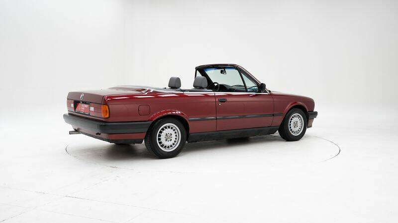 Bild 2/15 von BMW 318i (1992)