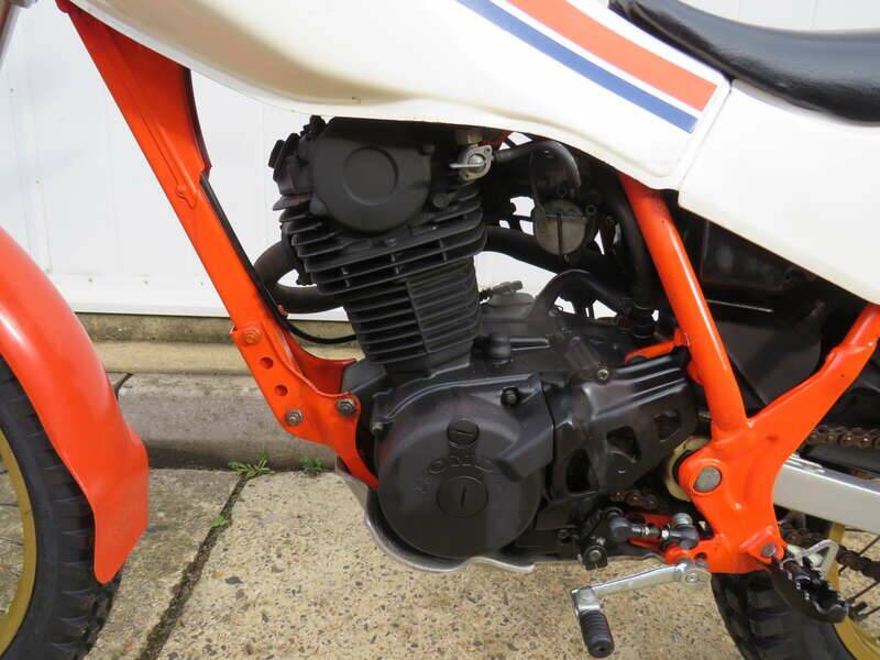 Image 4/34 of Honda TLR 200 (1983)