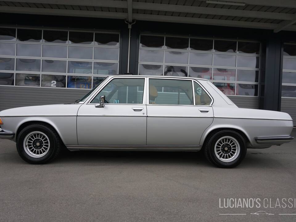 Imagen 6/76 de BMW 3,3 L (1975)