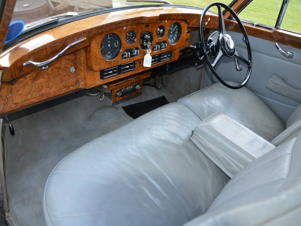 Image 38/50 of Rolls-Royce Silver Cloud II (1961)