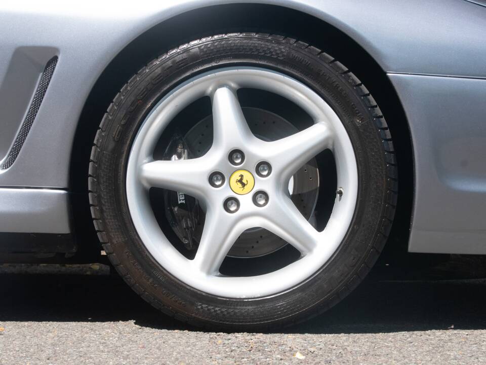 Image 14/37 of Ferrari 550 Maranello (2000)