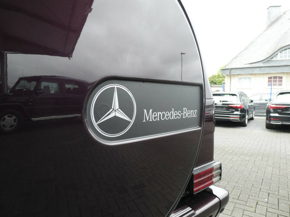Image 22/29 de Mercedes-Benz G 500 (LWB) (1999)