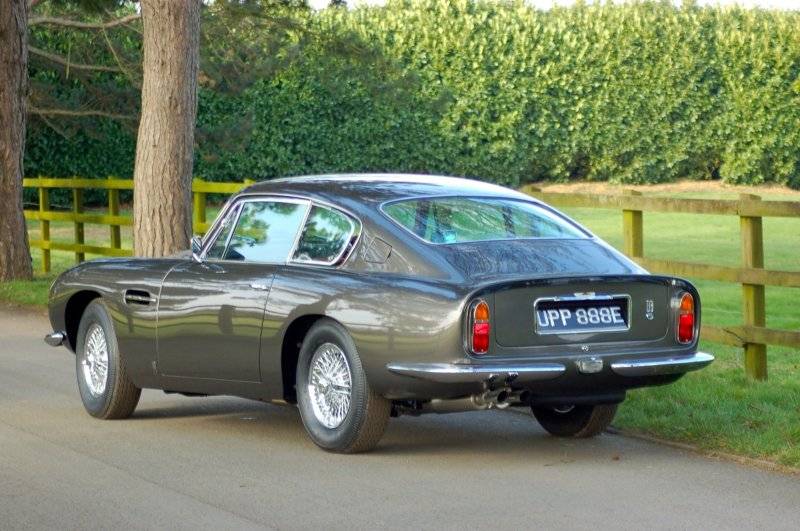Image 7/36 of Aston Martin DB 6 Vantage (1968)