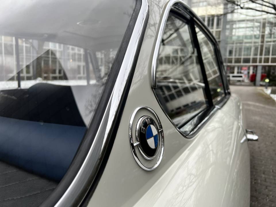 Image 9/29 of BMW 3200 CS (1964)