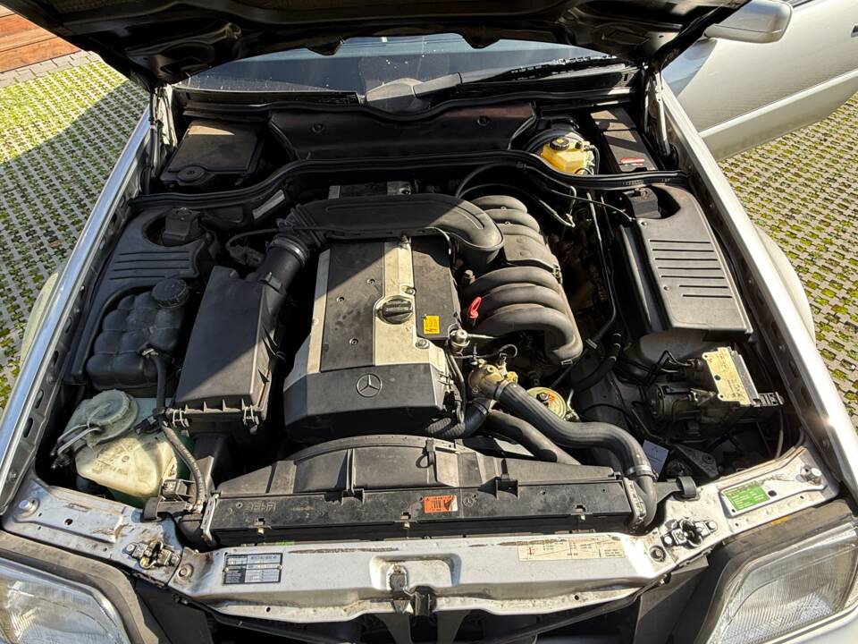 Image 16/29 de Mercedes-Benz SL 280 (1996)