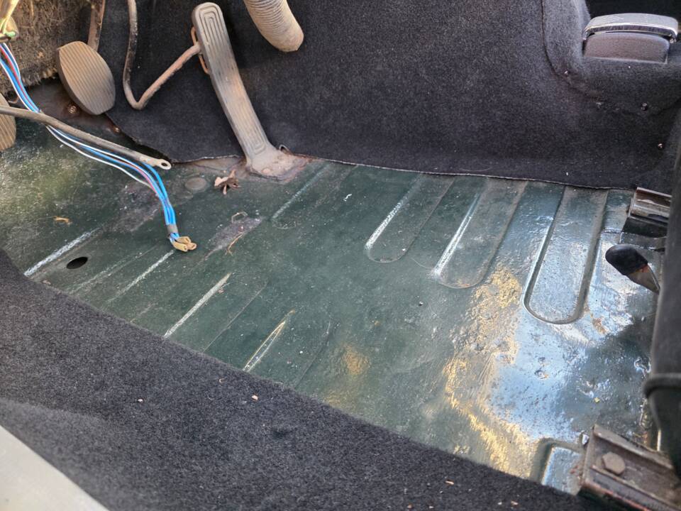 Image 33/42 of Sunbeam Alpine Mk IV (1964)