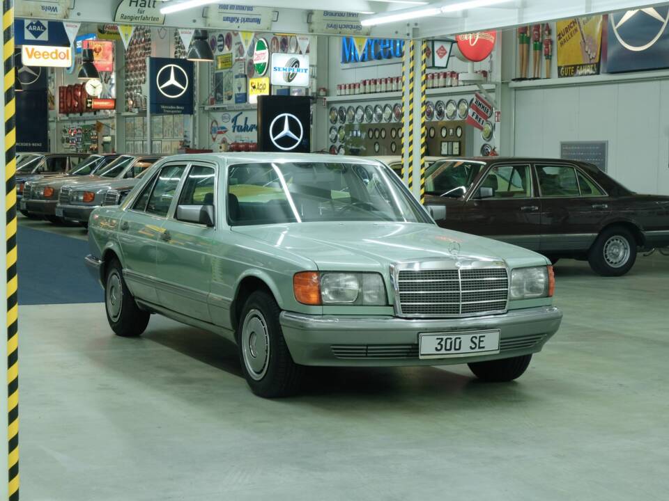 Bild 43/50 von Mercedes-Benz 300 SE (1986)