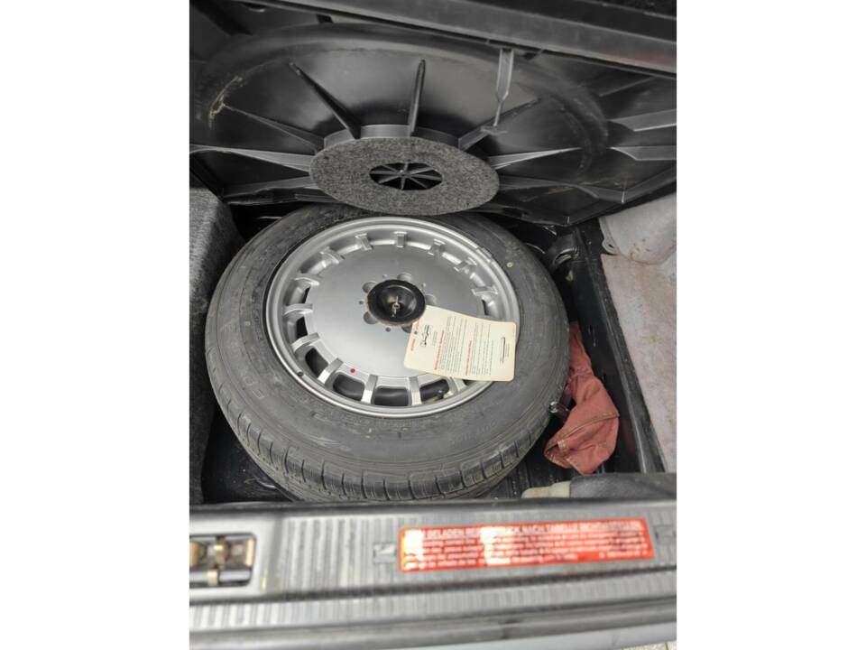 Image 45/50 de Mercedes-Benz 500 SL (1991)