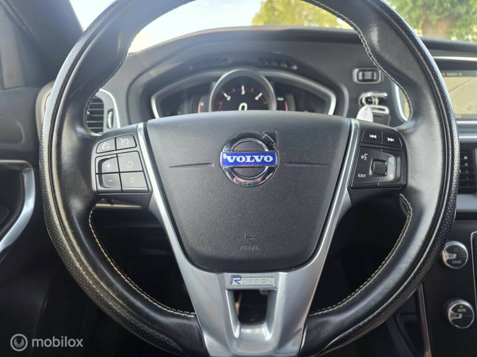 Imagen 22/42 de Volvo V40 D4 R-Design (2014)