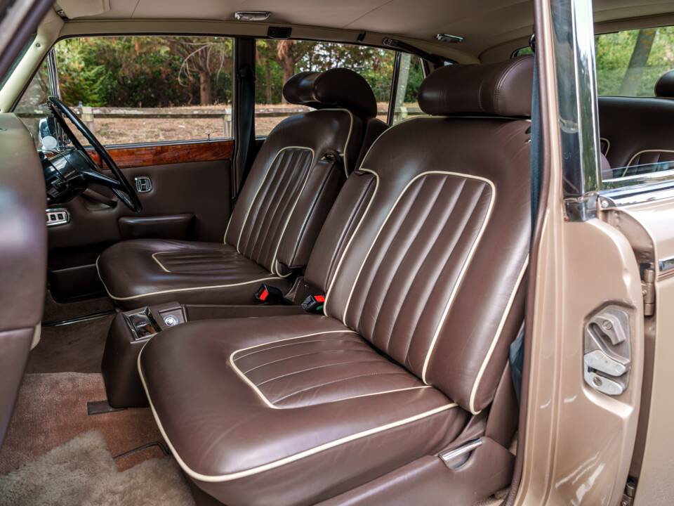 Image 24/28 of Rolls-Royce Silver Wraith II (1980)