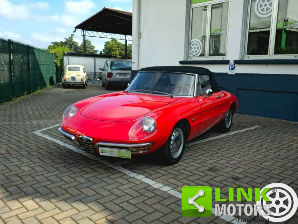 Image 3/10 of Alfa Romeo 1750 Spider Veloce (1969)