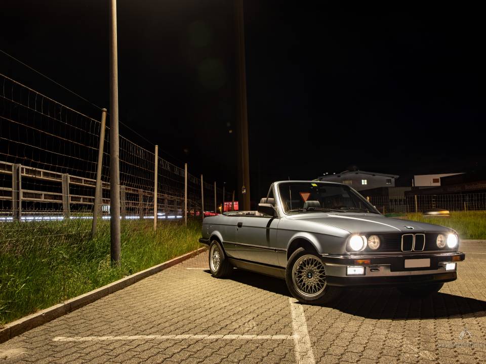 Immagine 33/39 di BMW 325i (1990)
