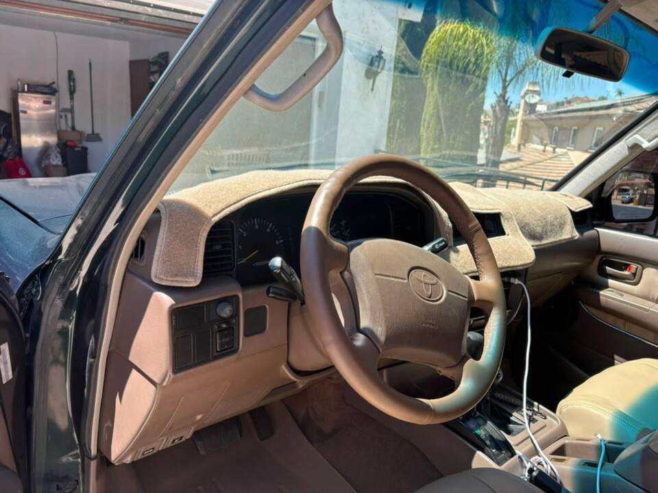 Image 18/41 of Toyota Land Cruiser J80 (1995)