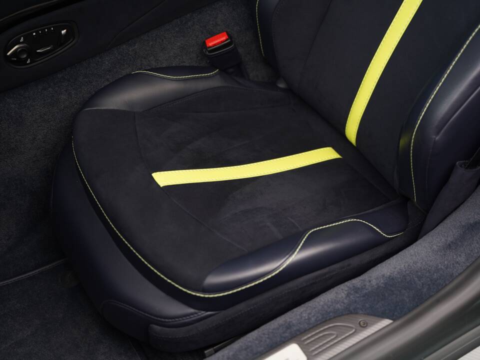 Bild 20/50 von Aston Martin V8 Vantage AMR (2020)