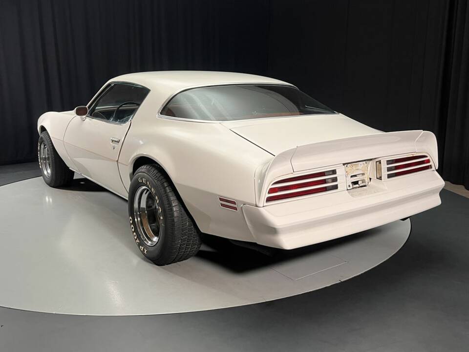Bild 6/8 von Pontiac Firebird Formula (1977)