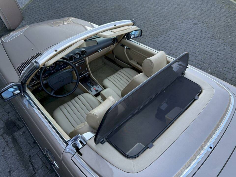Image 22/36 de Mercedes-Benz 560 SL (1988)