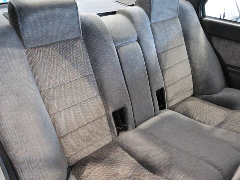 Image 22/34 de Alfa Romeo 75 2.0 Twin Spark (1987)