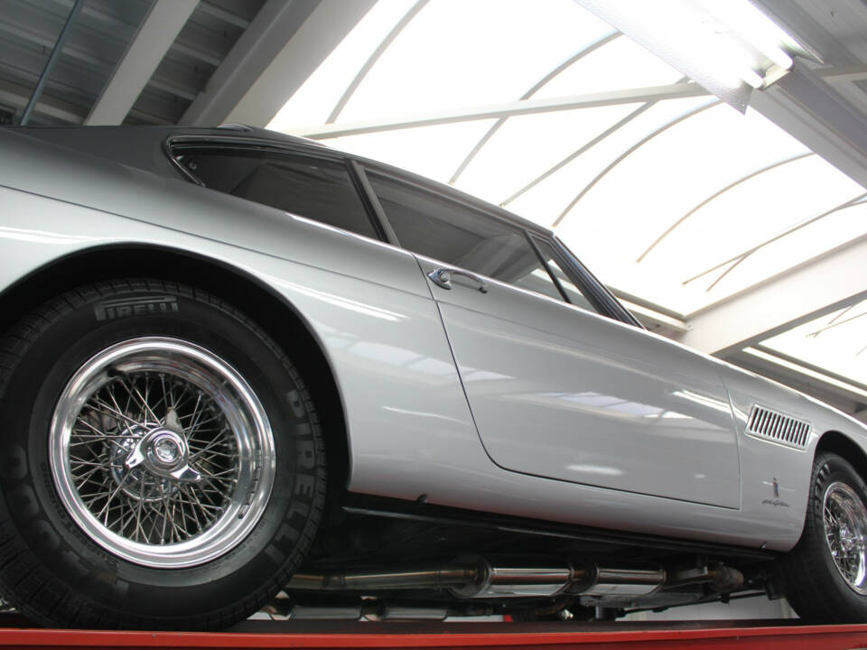 Immagine 7/50 di Ferrari 250 GT&#x2F;E (1964)