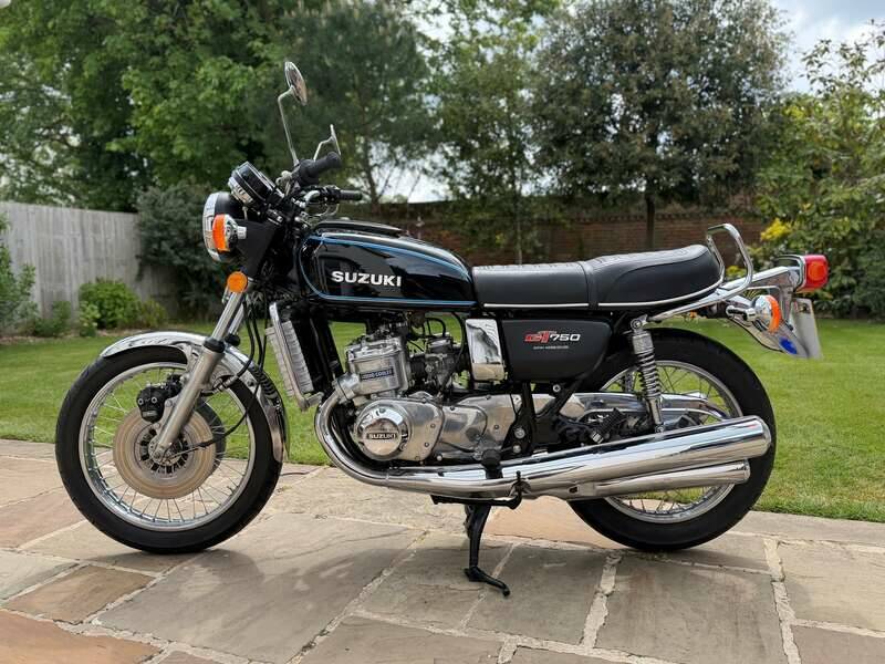 Immagine 2/50 di Suzuki GT 750 (1977)