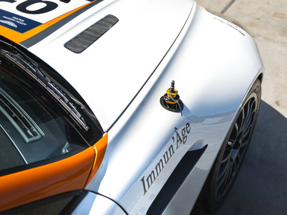Bild 46/50 von Aston Martin V8 Vantage (2010)